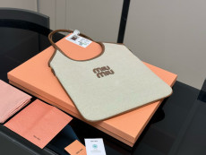 ミュウミュウバッグ Miu Miu 2025新作 トートバッグ