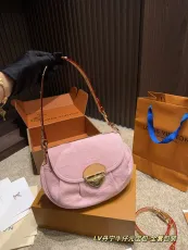 ルイヴィトンバッグ LOUIS VUITTON 2025新作 パケット