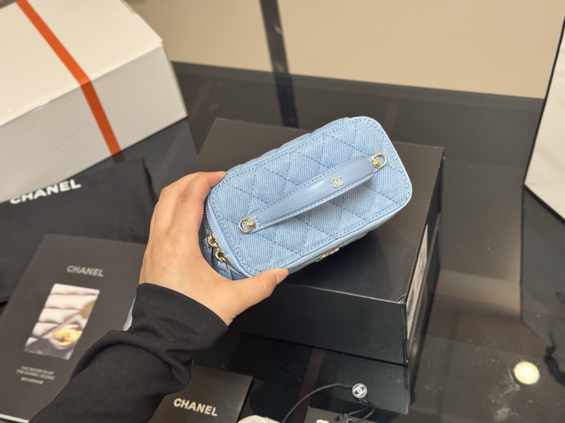 シャネルバッグ CHANEL 2025新作 ハンドバッグ
