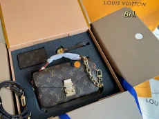 ルイヴィトンバッグ LOUIS VUITTON 2025新作 メッセンジャーバッグ