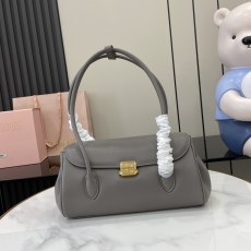 ミュウミュウバッグ Miu Miu 高品質 2025新作 アンダーアームバッグ