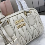 ミュウミュウバッグ Miu Miu 高品質 2025新作 クロスボディバッグ