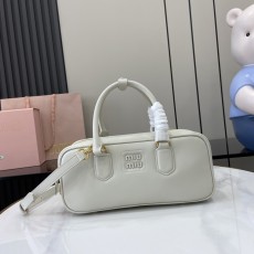 ミュウミュウバッグ Miu Miu 高品質 2025新作 クロスボディバッグ