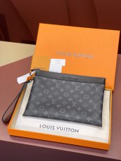 ルイヴィトンバッグ LOUIS VUITTON 高品質 2025新作 クラッチ M81569