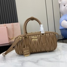 ミュウミュウバッグ Miu Miu 高品質 2025新作 クロスボディバッグ