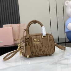 ミュウミュウバッグ Miu Miu 高品質 2025新作 クロスボディバッグ
