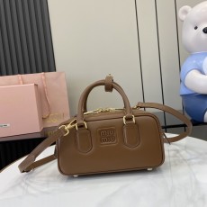 ミュウミュウバッグ Miu Miu 高品質 2025新作 クロスボディバッグ