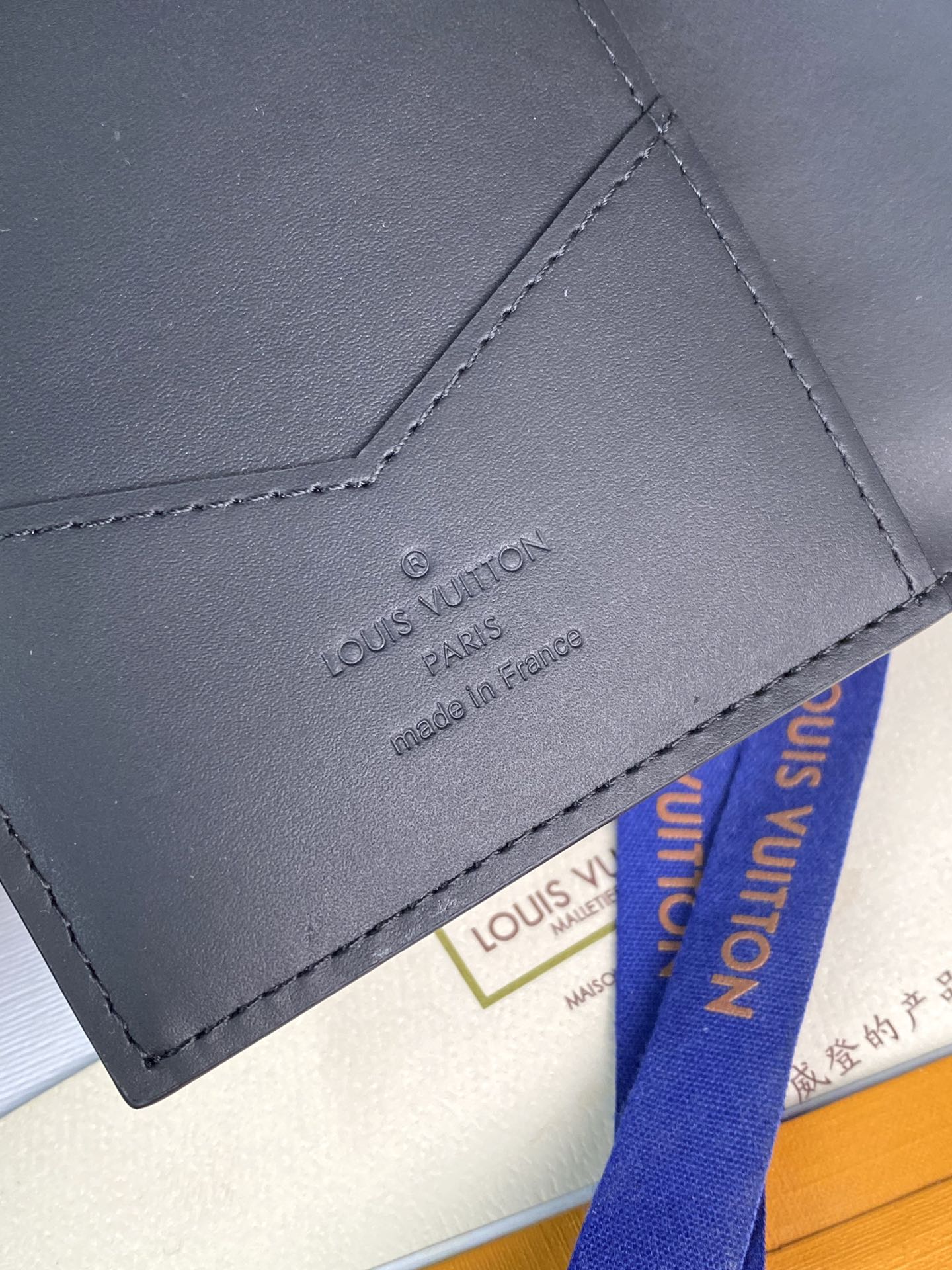 ルイヴィトンバッグ LOUIS VUITTON 高品質 2025新作 パスポートホルダー M64411