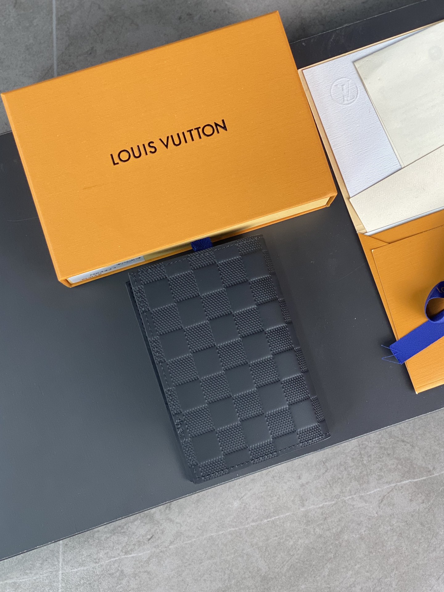ルイヴィトンバッグ LOUIS VUITTON 高品質 2025新作 パスポートホルダー M64411