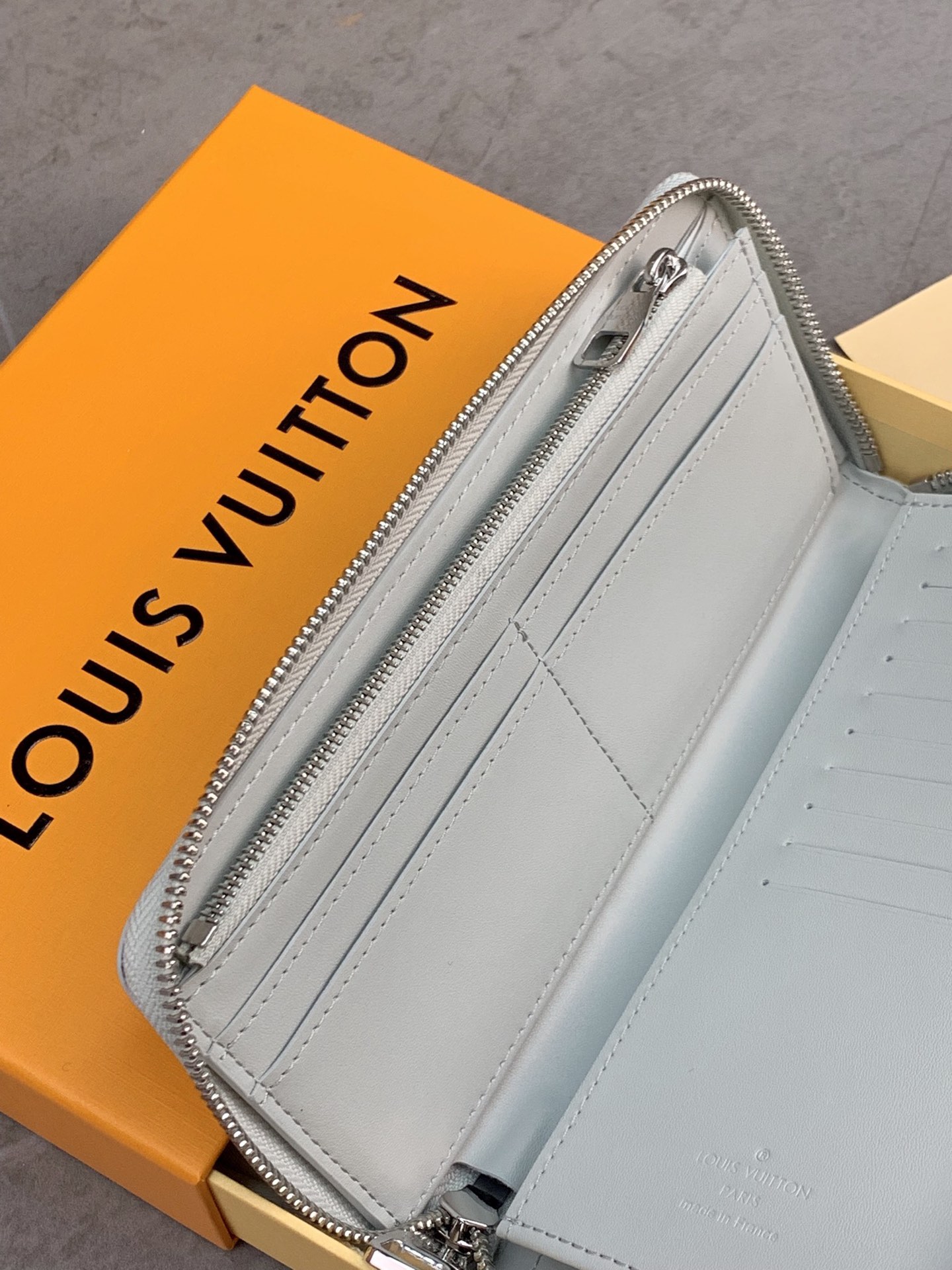 ルイヴィトン財布 LOUIS VUITTON 高品質 2025新作 財布 M82597