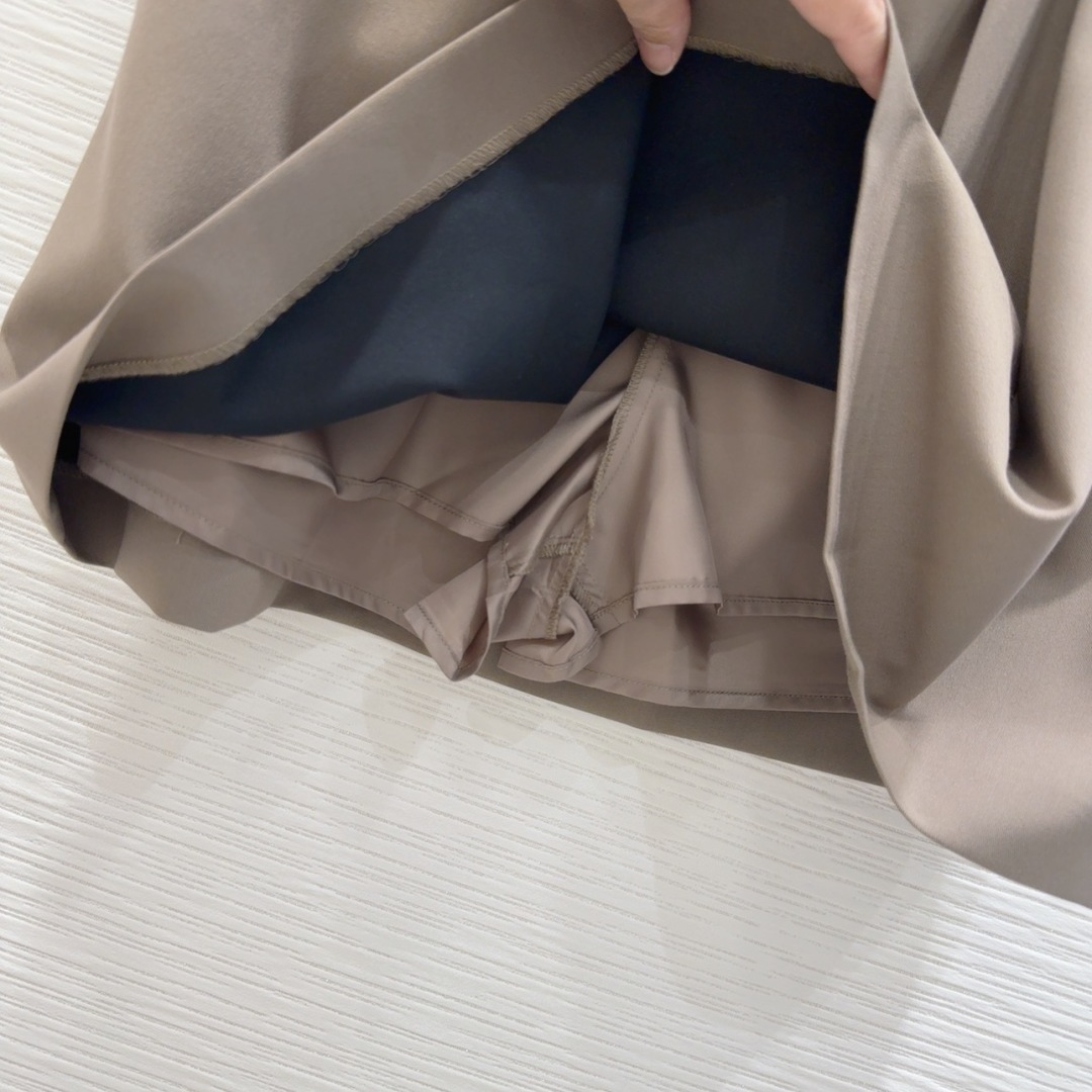 ロエベ服 LOEWE 2025新作 短いスカート