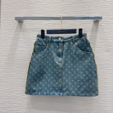 ロエベ服 LOEWE 2025新作 短いスカート