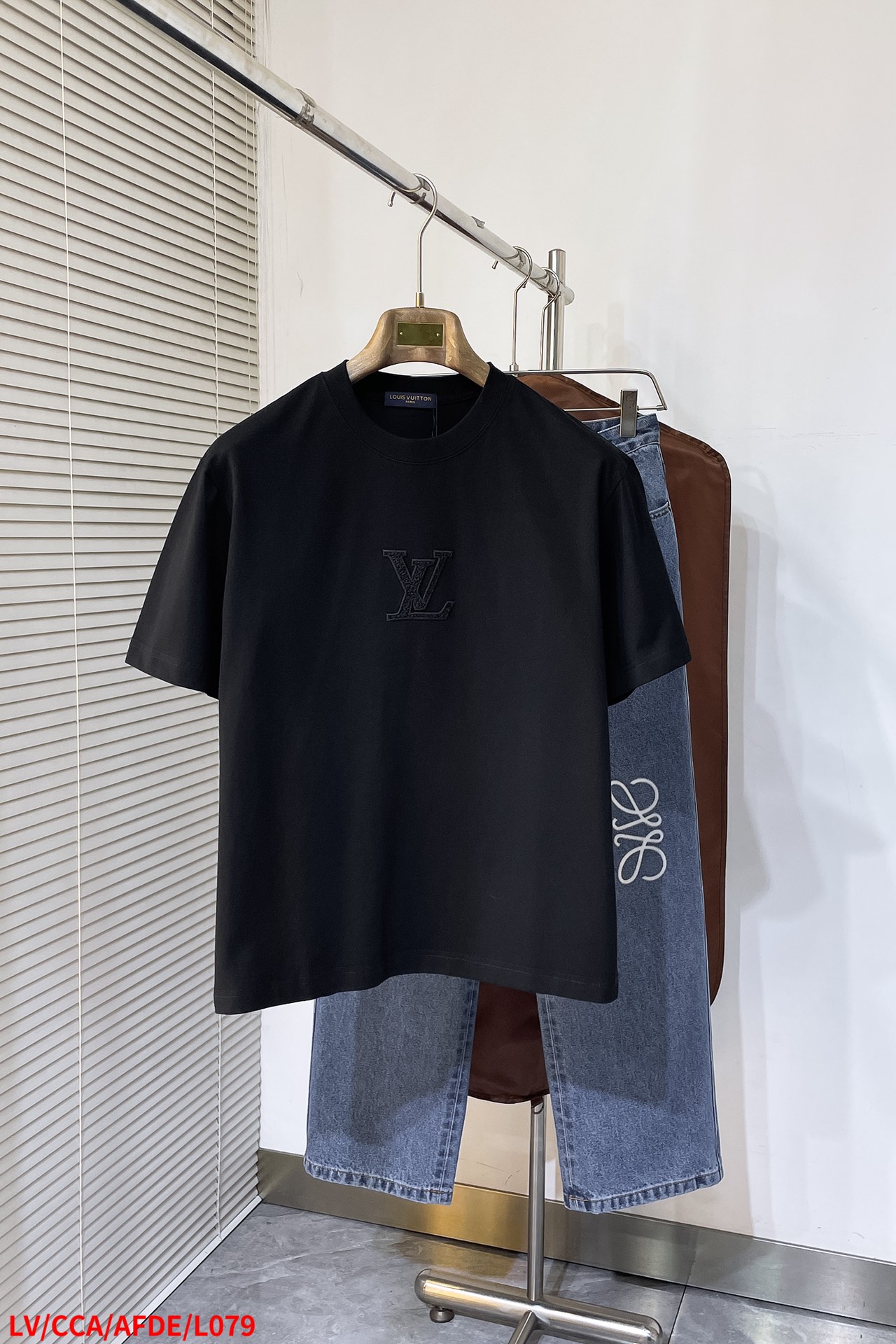 ルイヴィトン服 LOUIS VUITTON 2025新作 半袖Tシャツ
