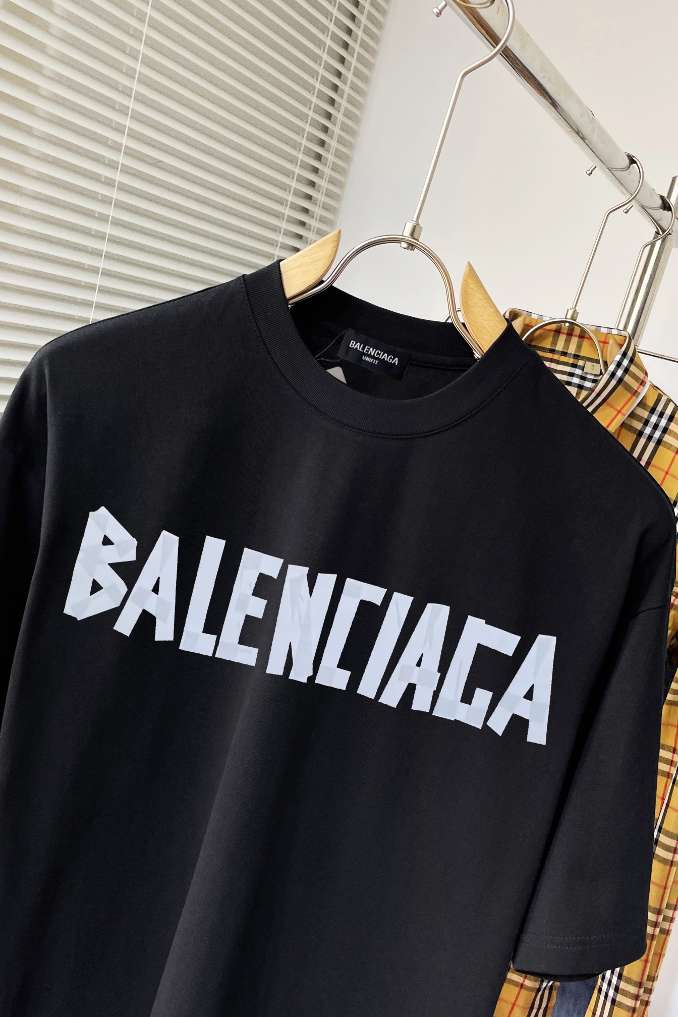 バレンシアガ服 BALENCIAGA 2025新作 半袖Tシャツ