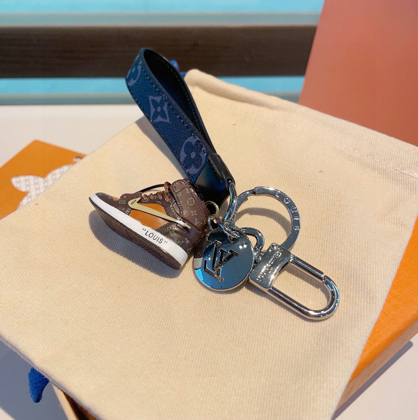 ルイヴィトンキーホルダー LOUIS VUITTON 2025新作 キーホルダー