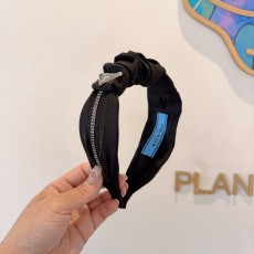 プラダカチューシャ PRADA 2025新作 カチューシャ
