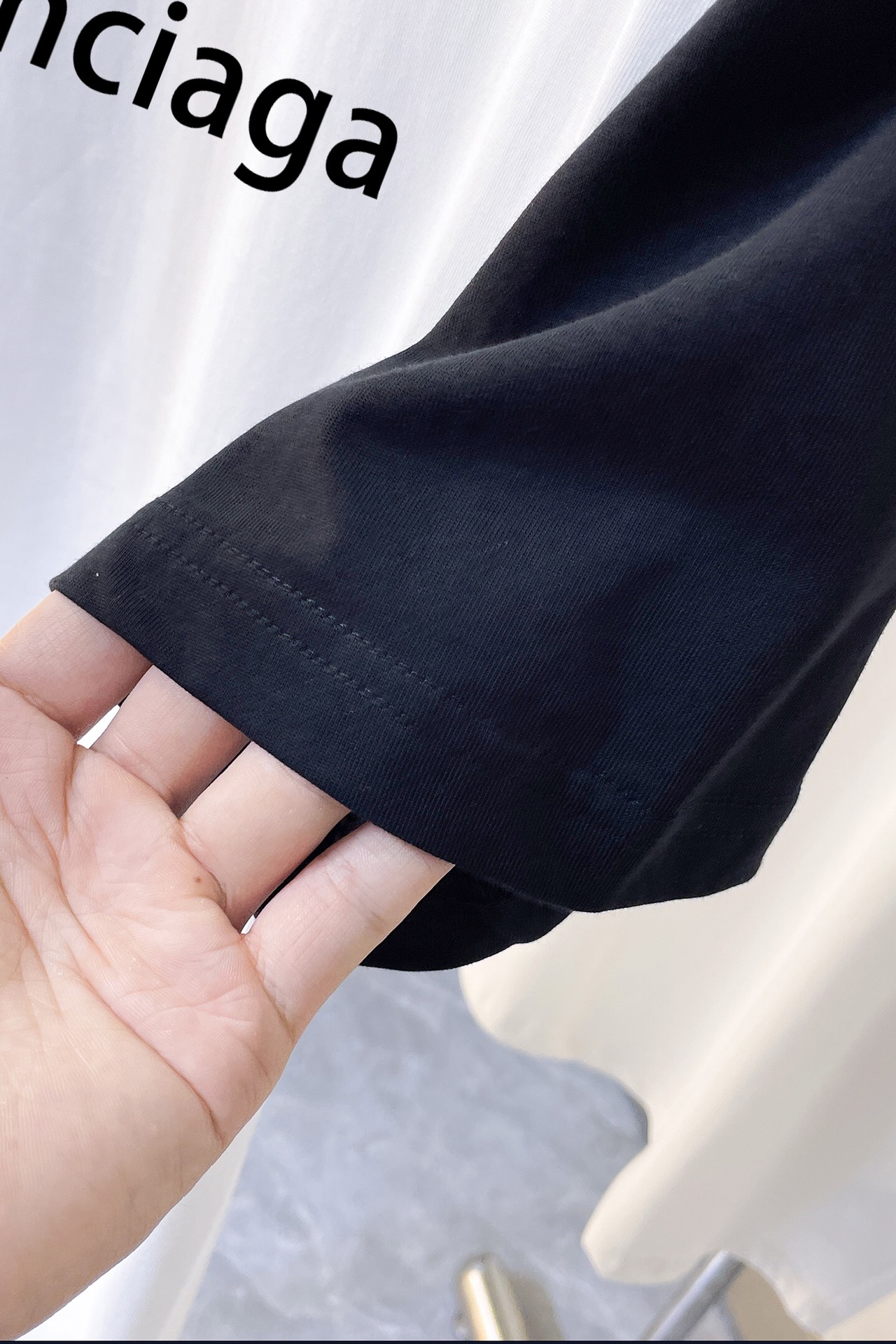 バレンシアガ服 BALENCIAGA 2025新作 半袖Tシャツ