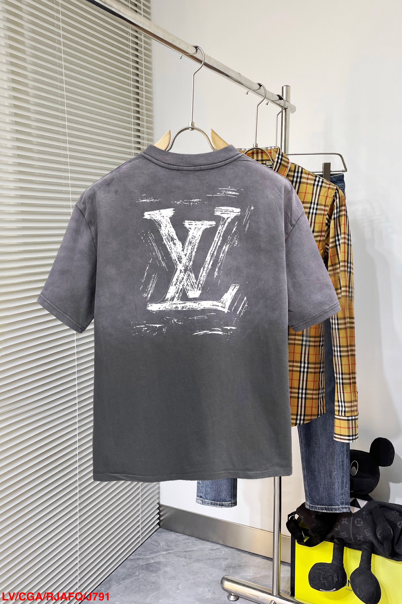ルイヴィトン服 LOUIS VUITTON 2025新作 半袖Tシャツ