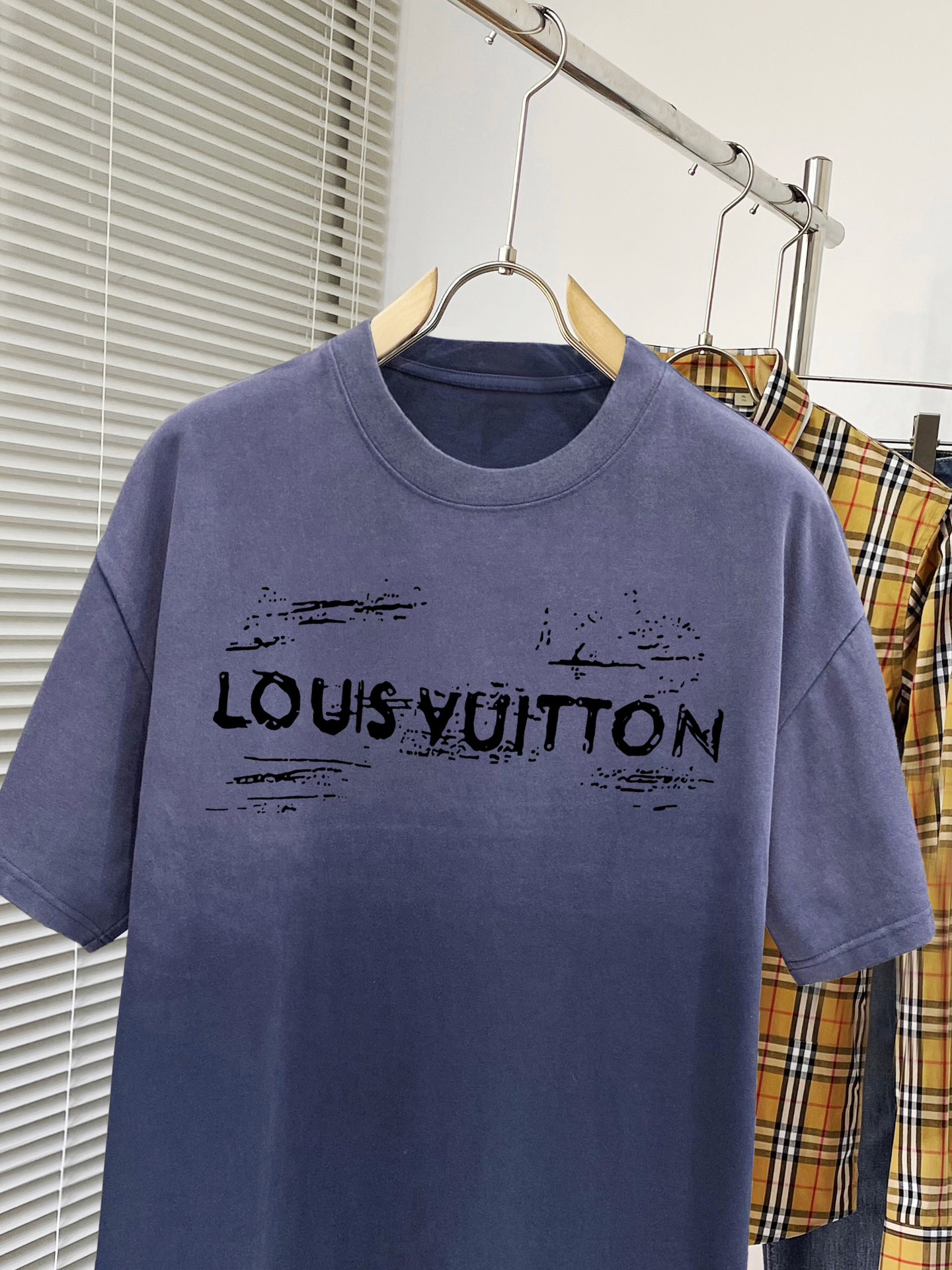 ルイヴィトン服 LOUIS VUITTON 2025新作 半袖Tシャツ