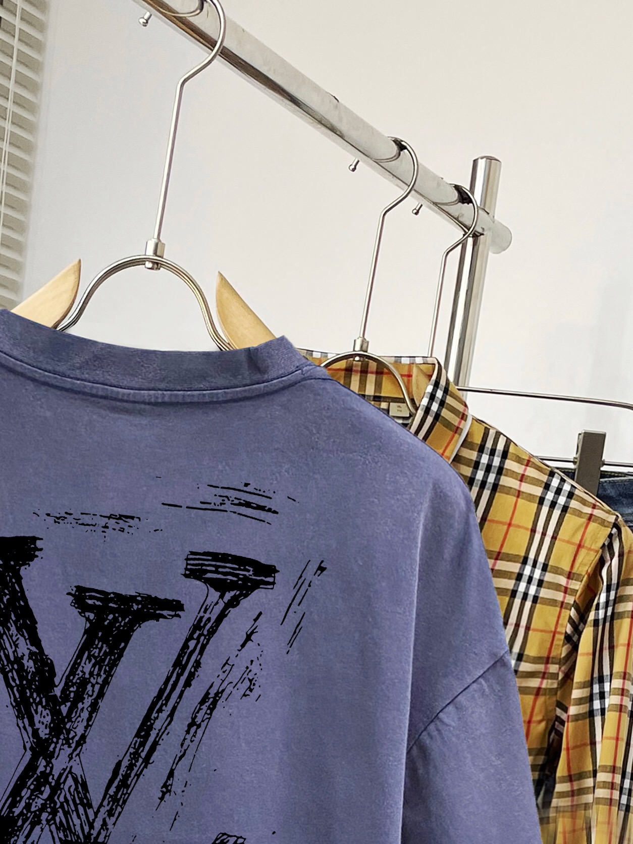ルイヴィトン服 LOUIS VUITTON 2025新作 半袖Tシャツ