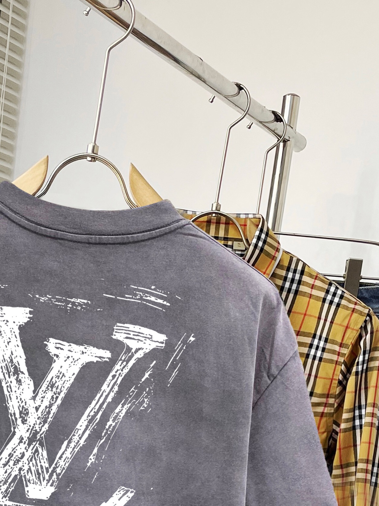 ルイヴィトン服 LOUIS VUITTON 2025新作 半袖Tシャツ