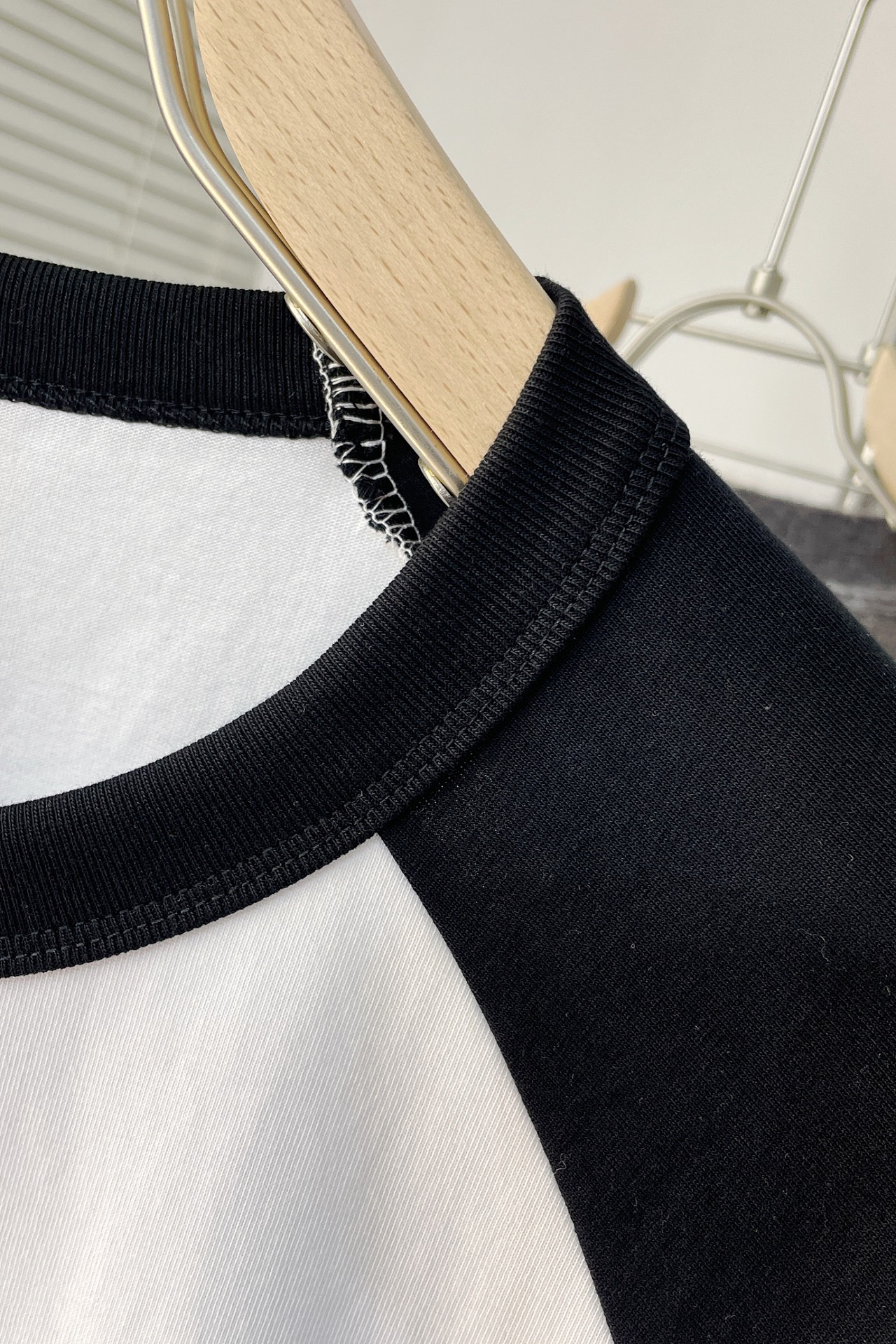バレンシアガ服 BALENCIAGA 2025新作 半袖Tシャツ