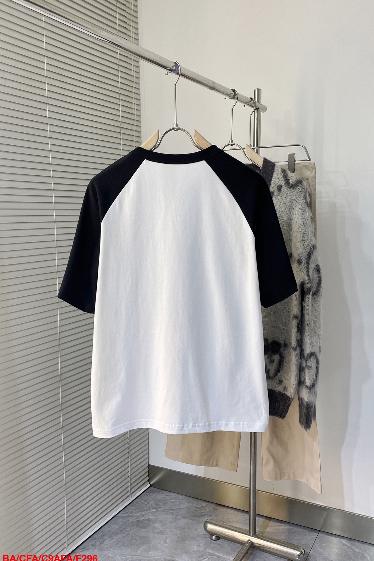 バレンシアガ服 BALENCIAGA 2025新作 半袖Tシャツ