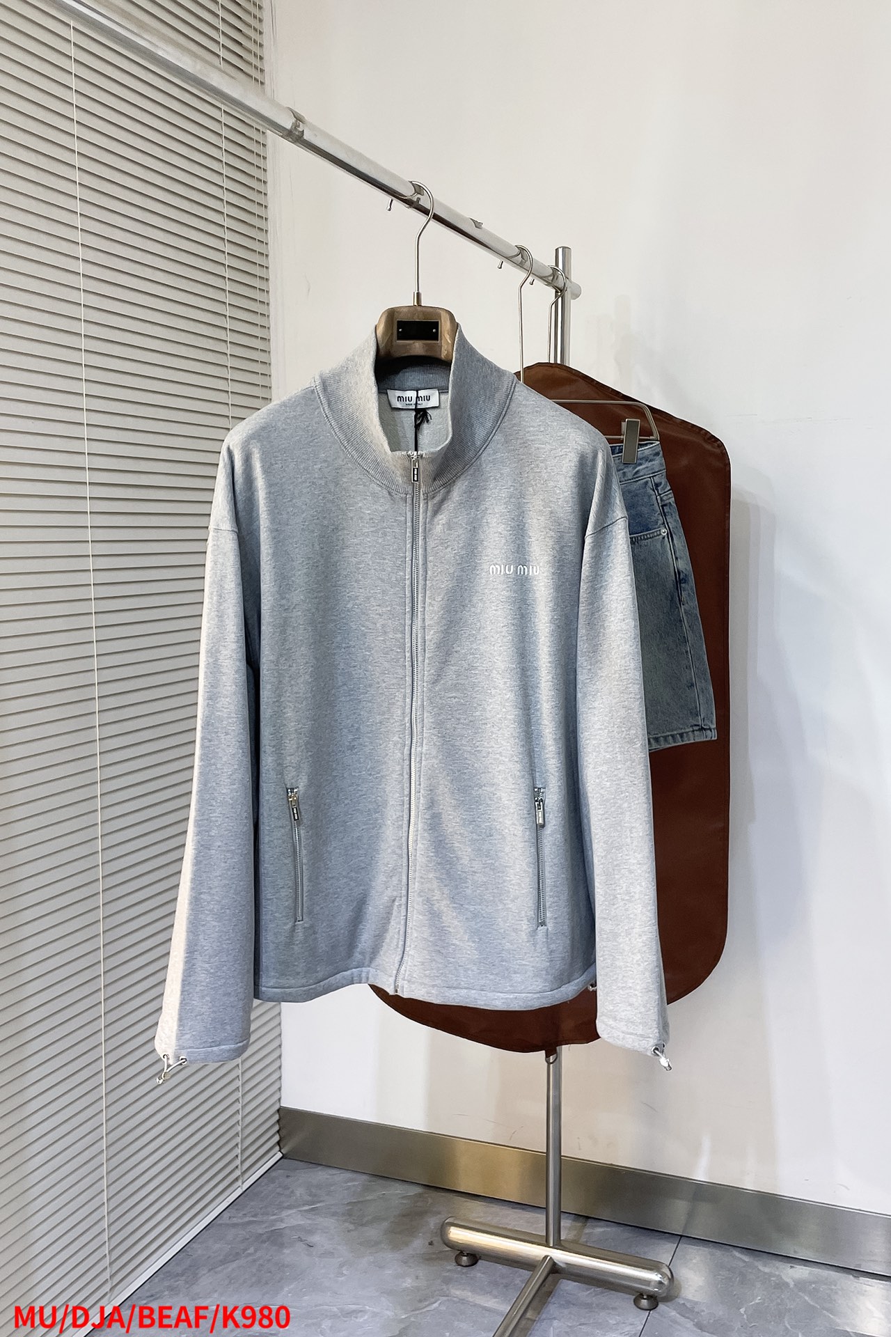 ミュウミュウ服 Miu Miu 2025新作 スタンドカラージャケット