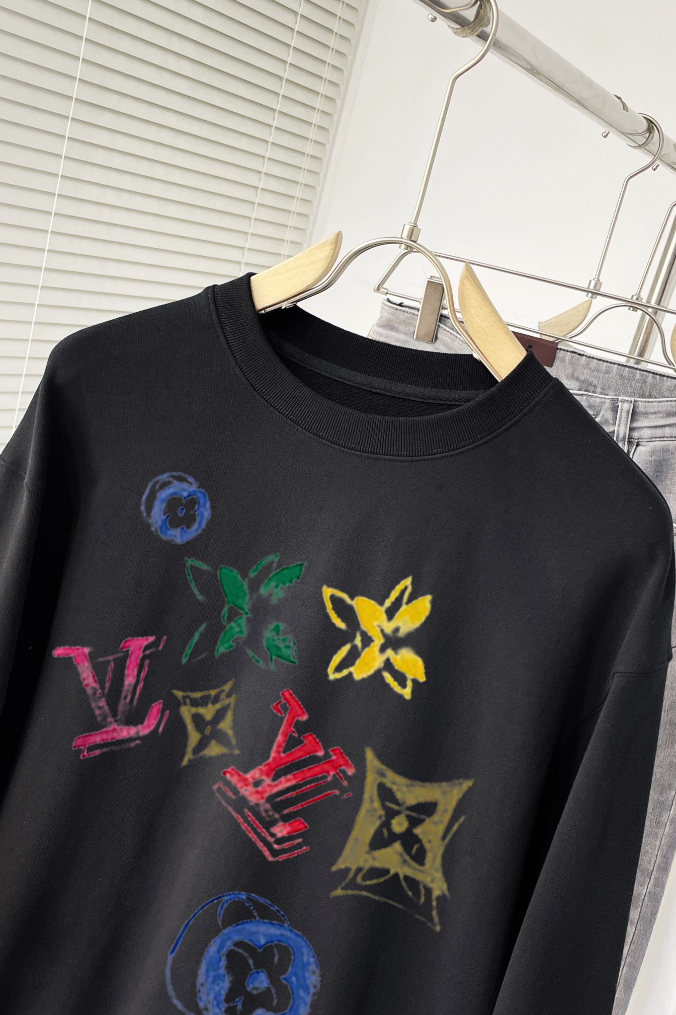 ルイヴィトン服 LOUIS VUITTON 2025新作 クルーネックスウェットシャツ
