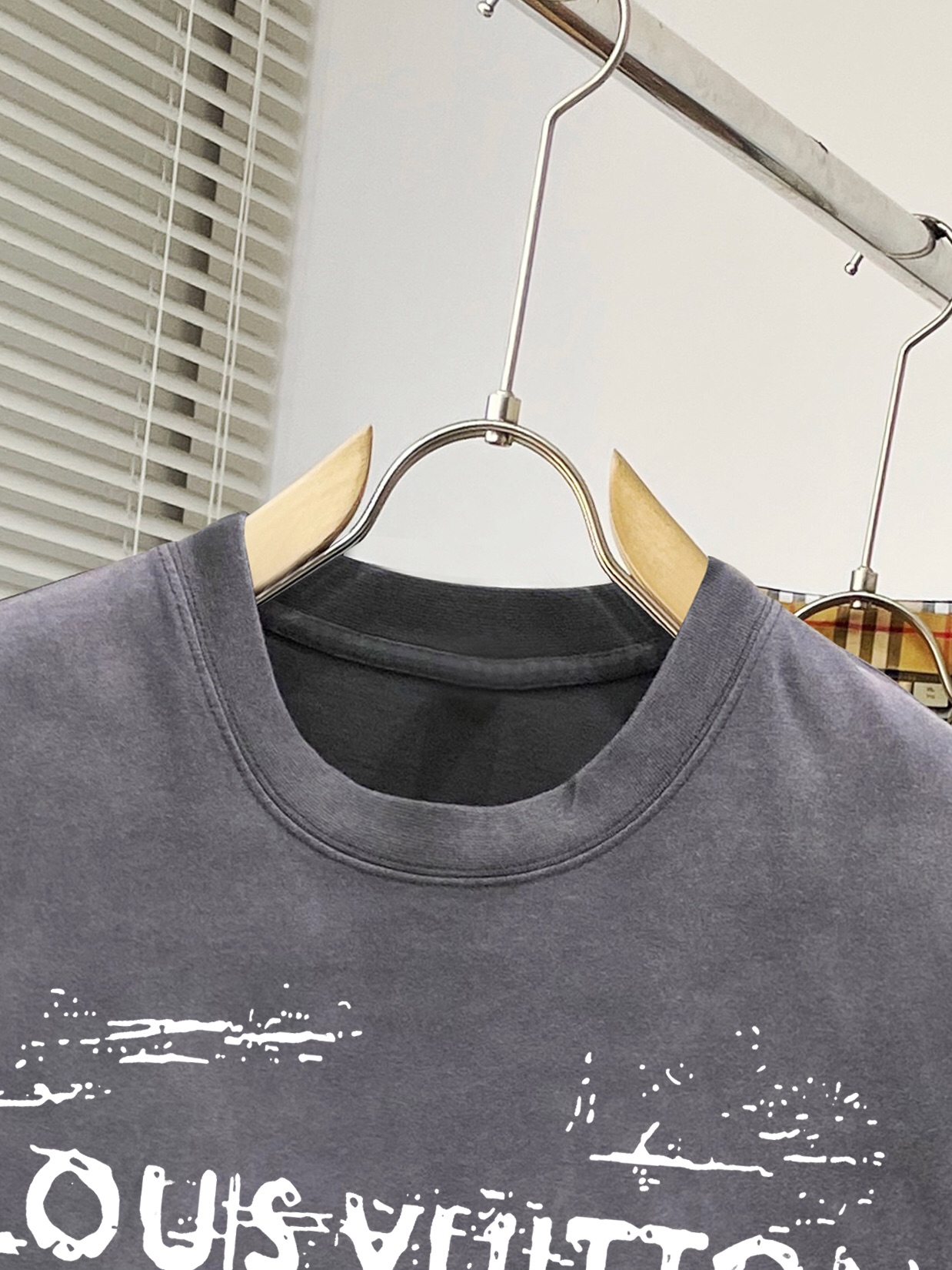 ルイヴィトン服 LOUIS VUITTON 2025新作 半袖Tシャツ