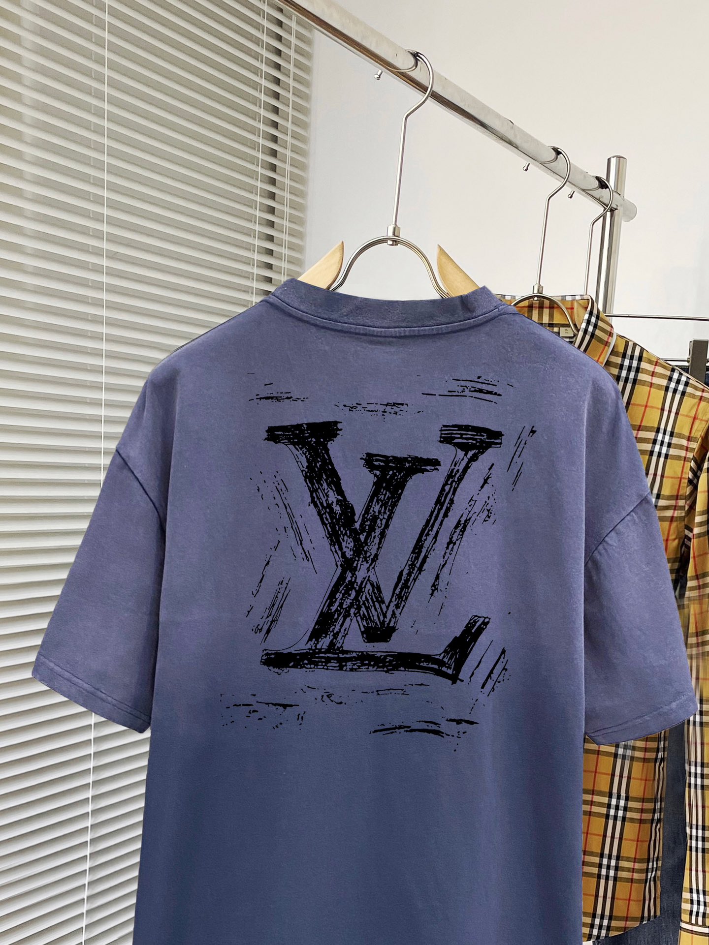 ルイヴィトン服 LOUIS VUITTON 2025新作 半袖Tシャツ