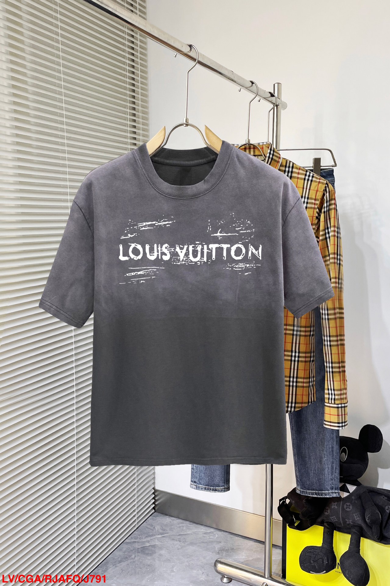 ルイヴィトン服 LOUIS VUITTON 2025新作 半袖Tシャツ