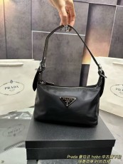 プラダバッグ PRADA 2025新作 ショルダーバッグ