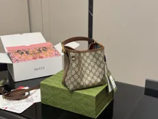 グッチバッグ GUCCI 2025新作 バケットバッグ