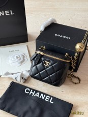 シャネルバッグ CHANEL 2025新作 ハンドバッグ