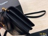 サンローランバッグ Yves Saint Laurent 2025新作 エンベロープバッグ