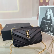 サンローランバッグ Yves Saint Laurent 2025新作 エンベロープバッグ