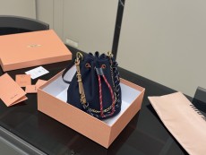 ミュウミュウバッグ Miu Miu 2025新作 バケットバッグ