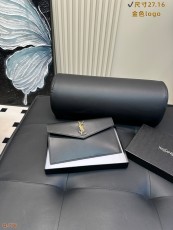 サンローランバッグ Yves Saint Laurent 2025新作 エンベロープバッグ