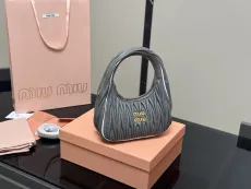 ミュウミュウバッグ Miu Miu 2025新作 ハンドバッグ