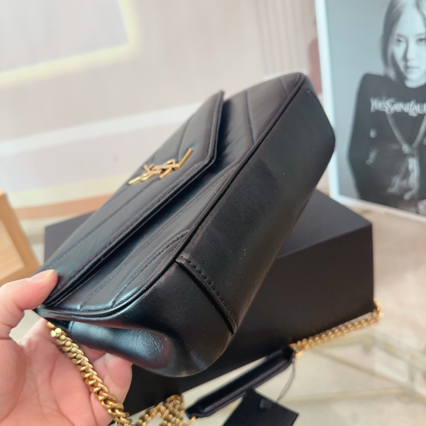 サンローランバッグ Yves Saint Laurent 2025新作 エンベロープバッグ