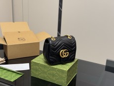 グッチバッグ GUCCI 2025新作 チェーンバッグ