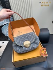ルイヴィトンバッグ LOUIS VUITTON 2025新作 ショルダーバッグ