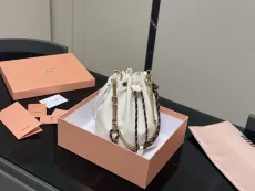 ミュウミュウバッグ Miu Miu 2025新作 バケットバッグ