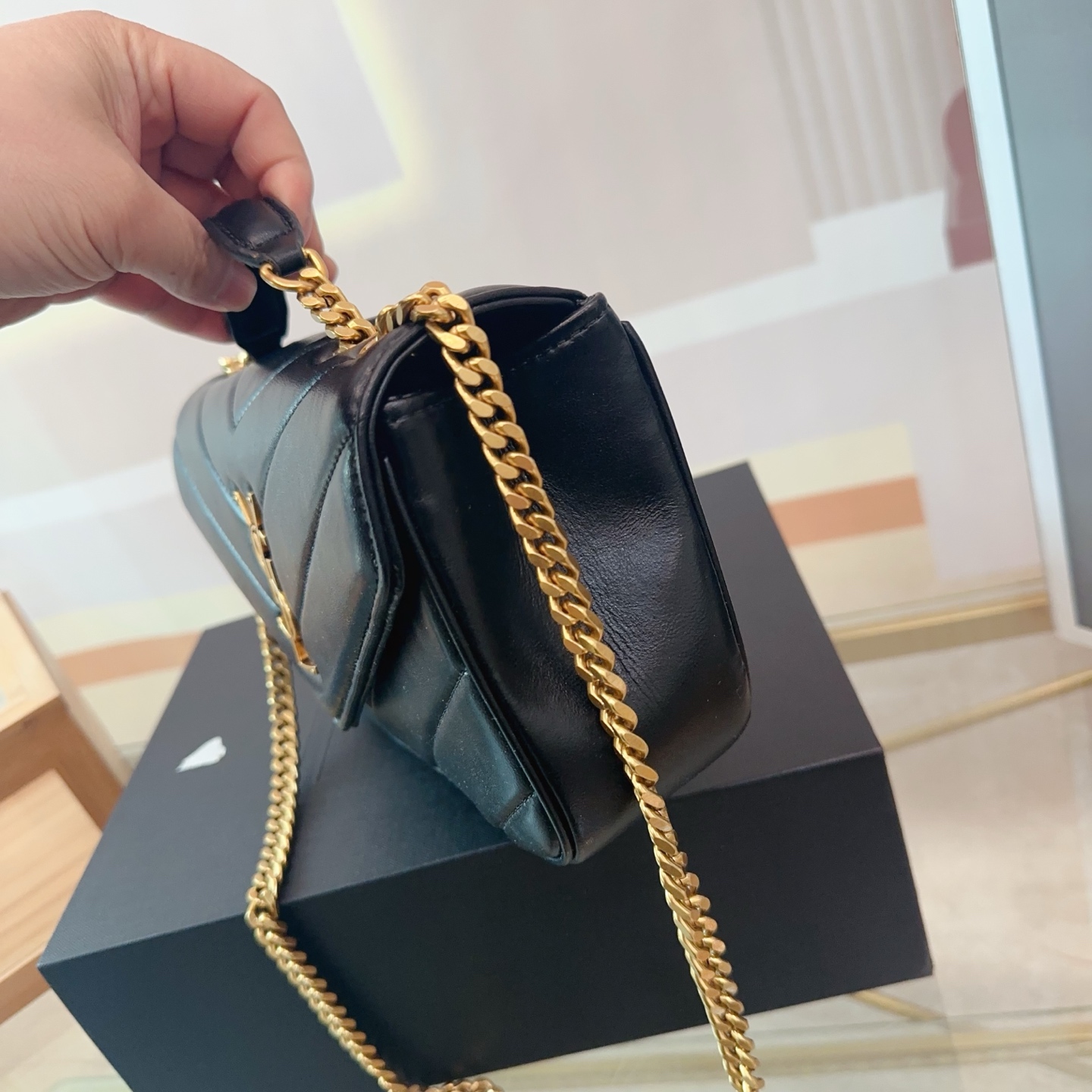 サンローランバッグ Yves Saint Laurent 2025新作 エンベロープバッグ