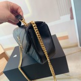 サンローランバッグ Yves Saint Laurent 2025新作 エンベロープバッグ