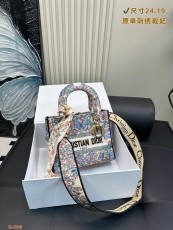 ディオールバッグ DIOR 2025新作 ハンドバッグ