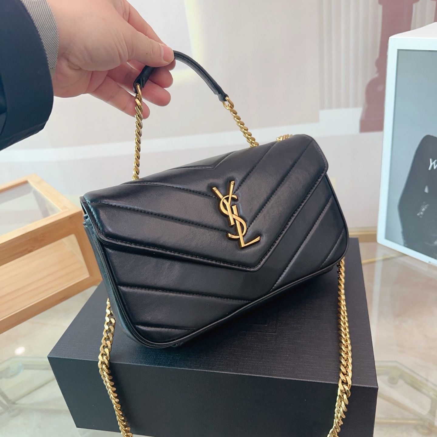 サンローランバッグ Yves Saint Laurent 2025新作 エンベロープバッグ