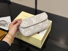 ルイヴィトンバッグ LOUIS VUITTON 2025新作 ハンドバッグ