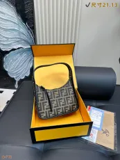 フェンディバッグ FENDI 2025新作 ショルダーバッグ